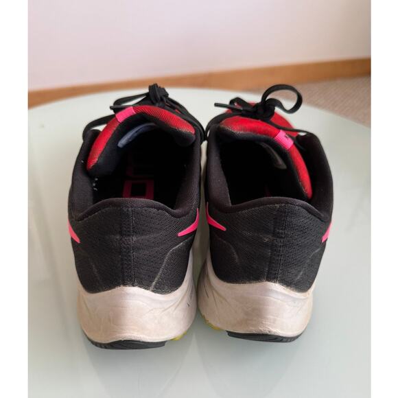 ✨ Poshmark Listing Write-Up (Nike Pegasus 38 Shield | Women’s 10.5 - Picture 3 of 9